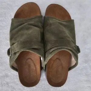 Bearpaw olive suede Lillie sandals